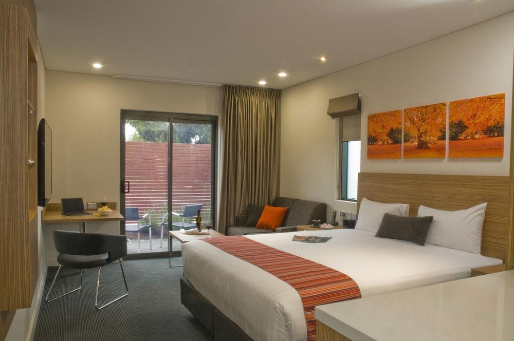 Country Comfort Perth Exterior photo