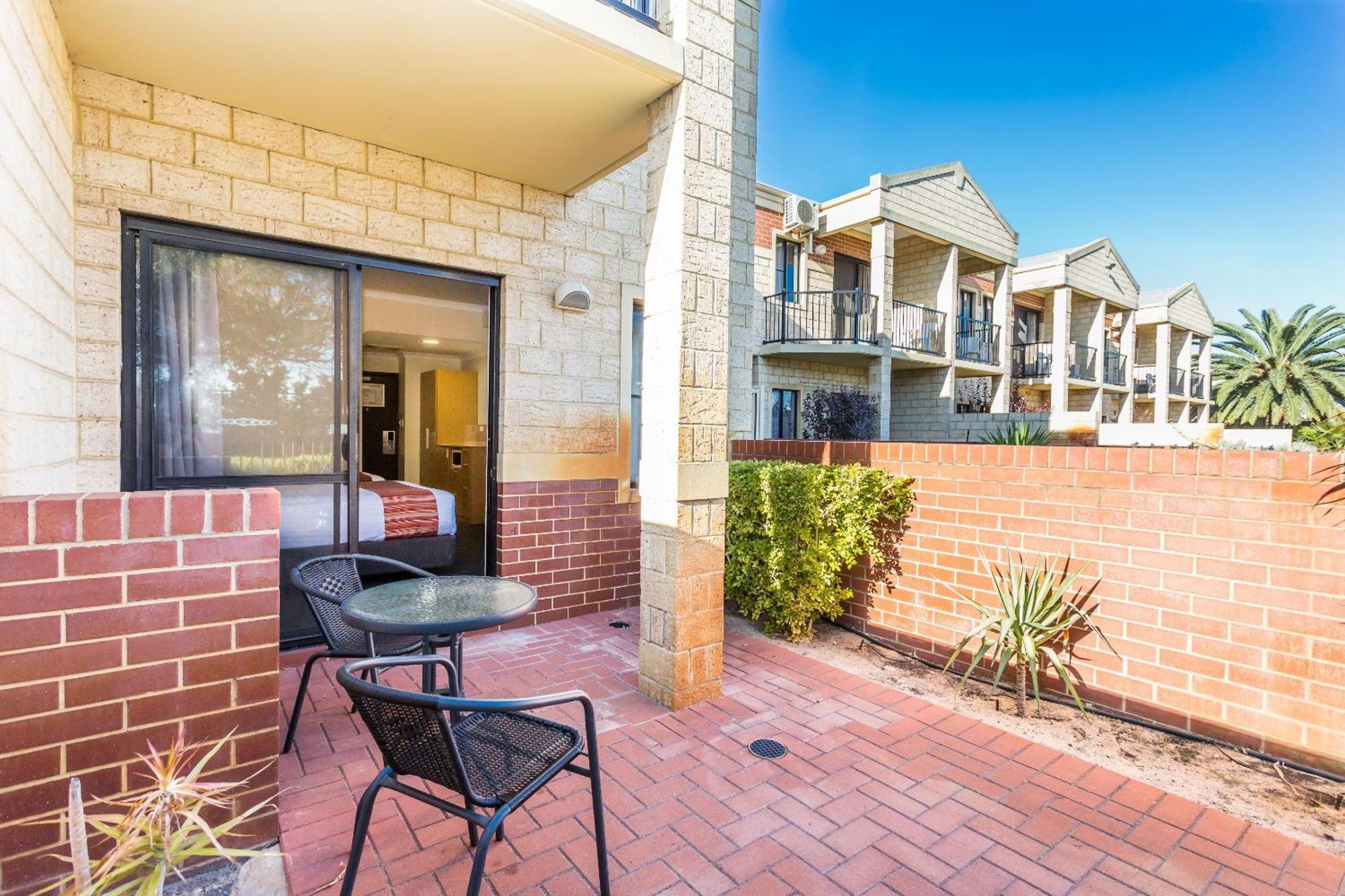Country Comfort Perth Exterior photo
