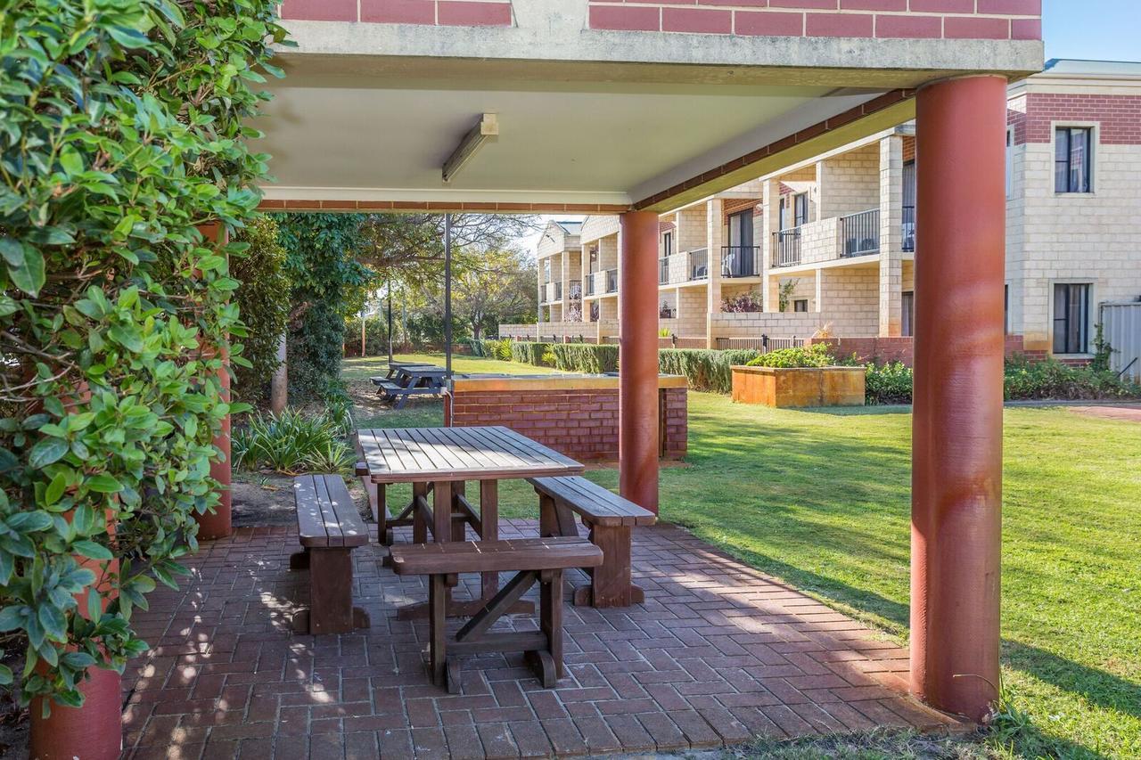 Country Comfort Perth Exterior photo