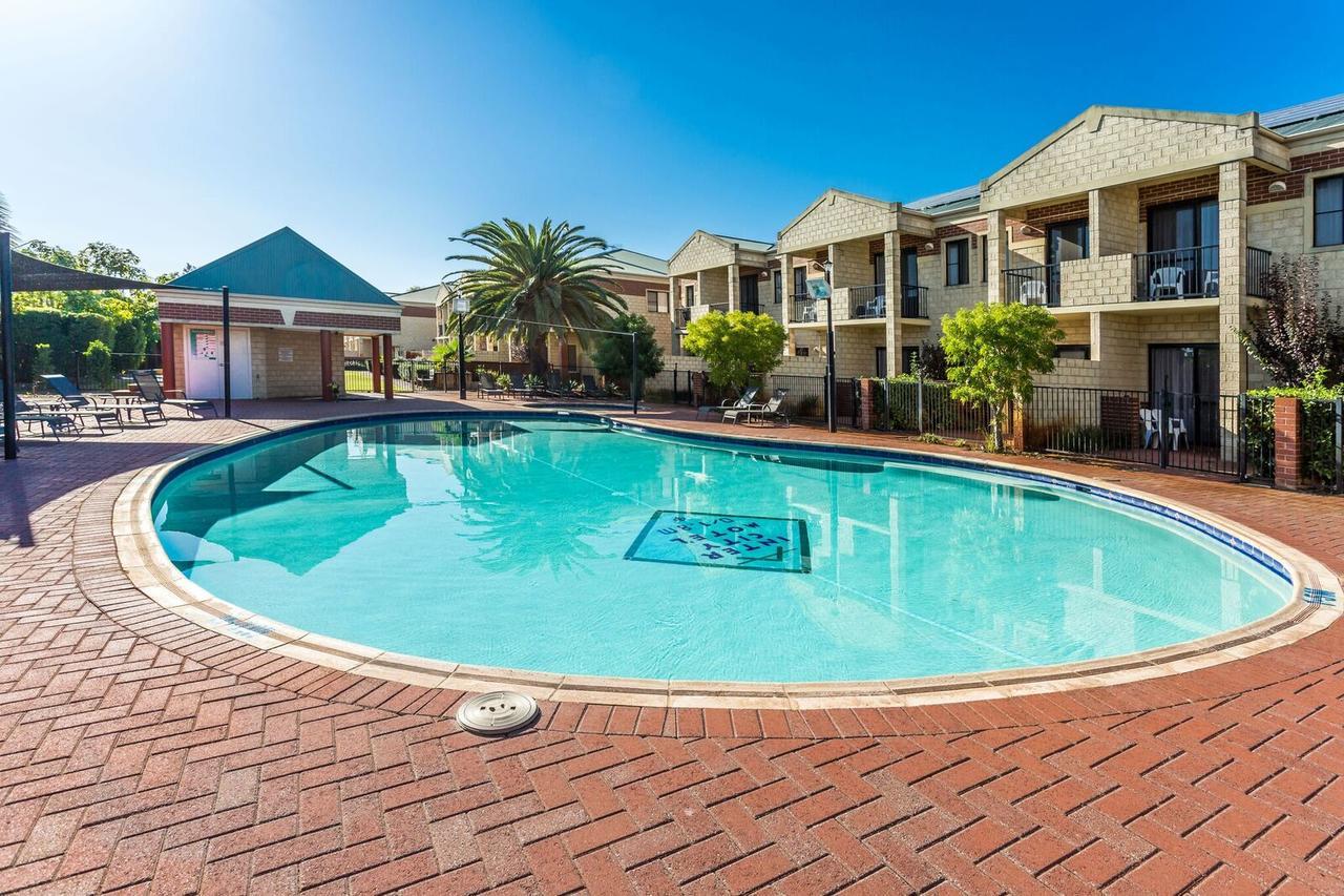 Country Comfort Perth Exterior photo